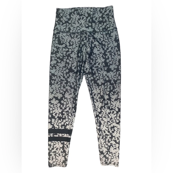 Onzie Pants - Onzie | M/L shiny geometric patterned ombré leggings